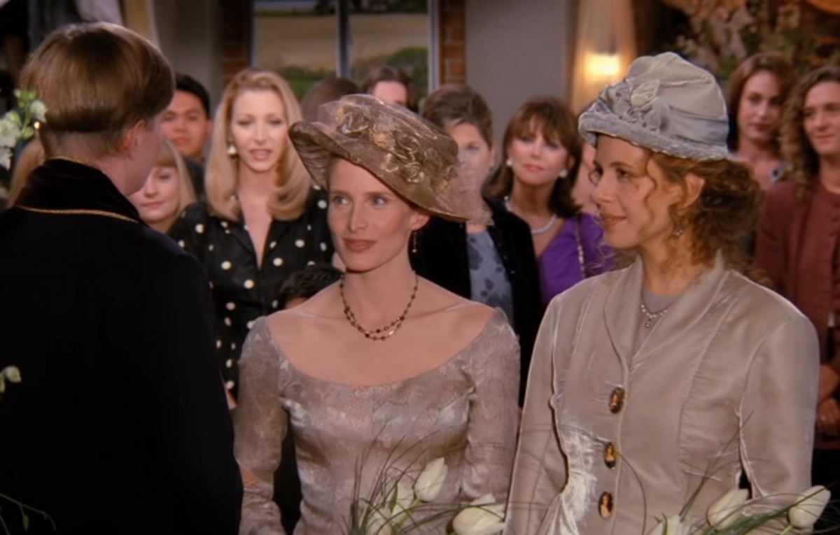 A screenshot from the Friends episode "The One with the Lesbian Wedding"