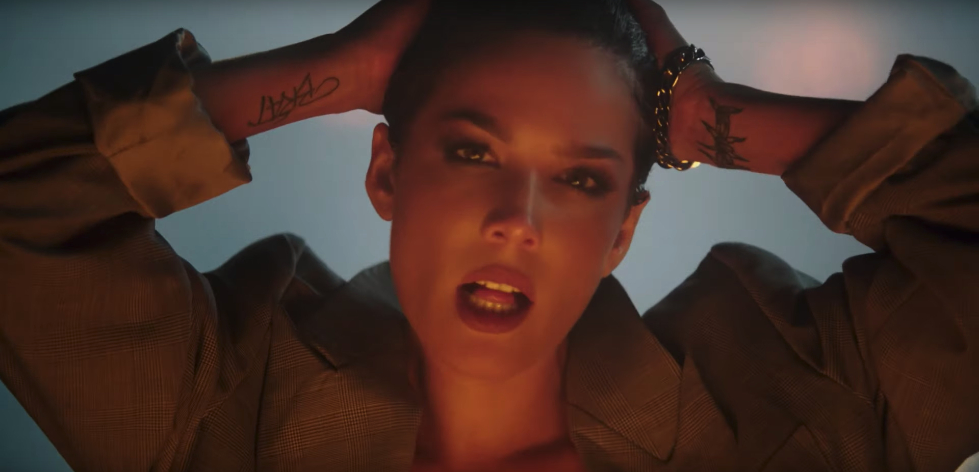 Halsey releases video for new song Nightmare, featuring Cara Delevingne1920 x 927