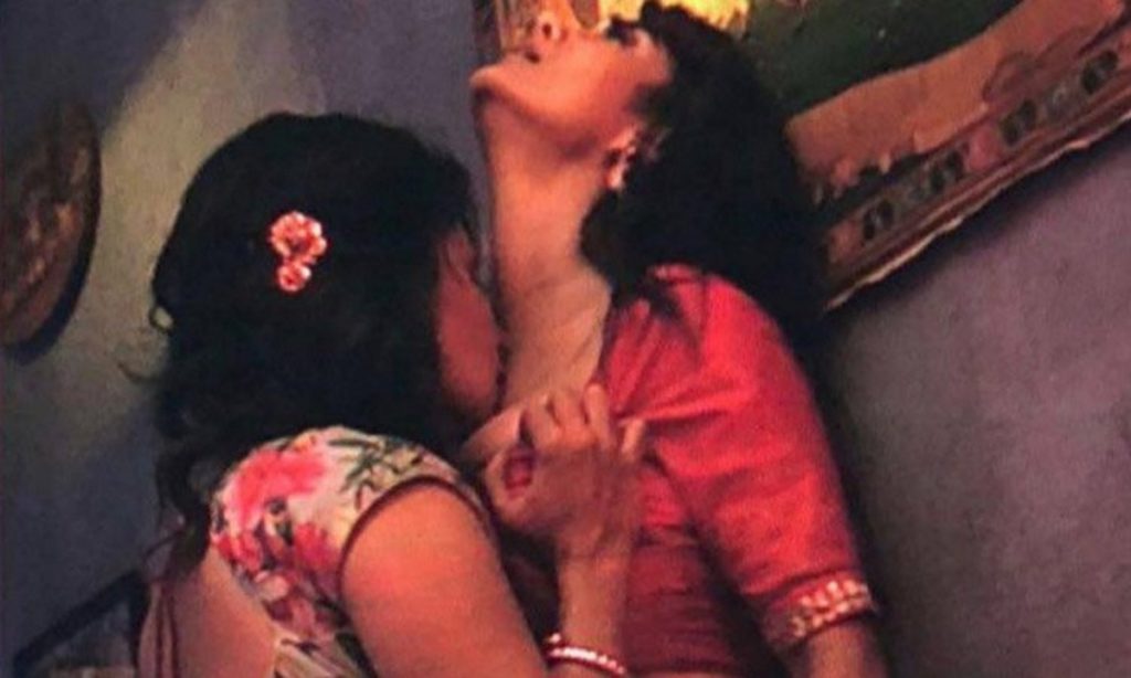Bollywood actress Flora Saini to star in Gandii Baat 2 lesbian Bollywood scene