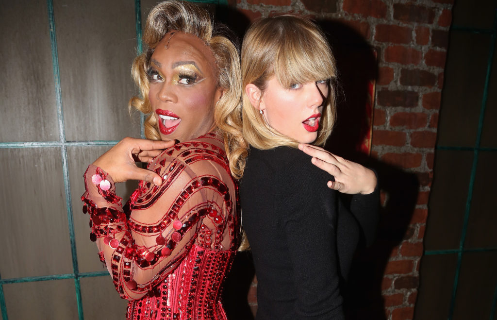 Todrick Hall as Lola and Taylor Swift pose backstage at the hit musical "Kinky Boots" on Broadway at The Al Hirschfeld Theater on November 23, 2016 in New York City. 