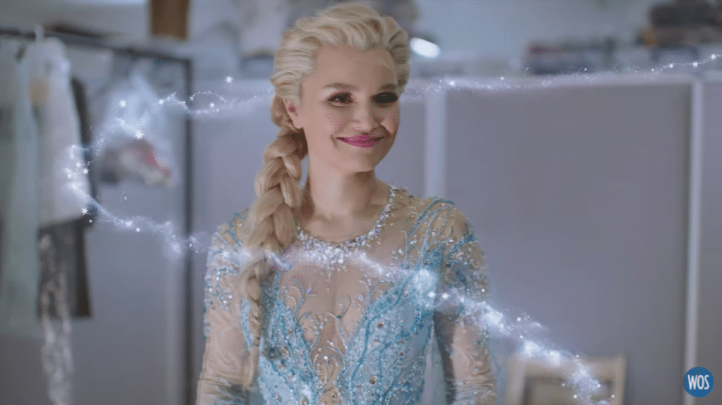 Samantha Banks stars as Elsa in the West End production of Frozen. (YouTube)