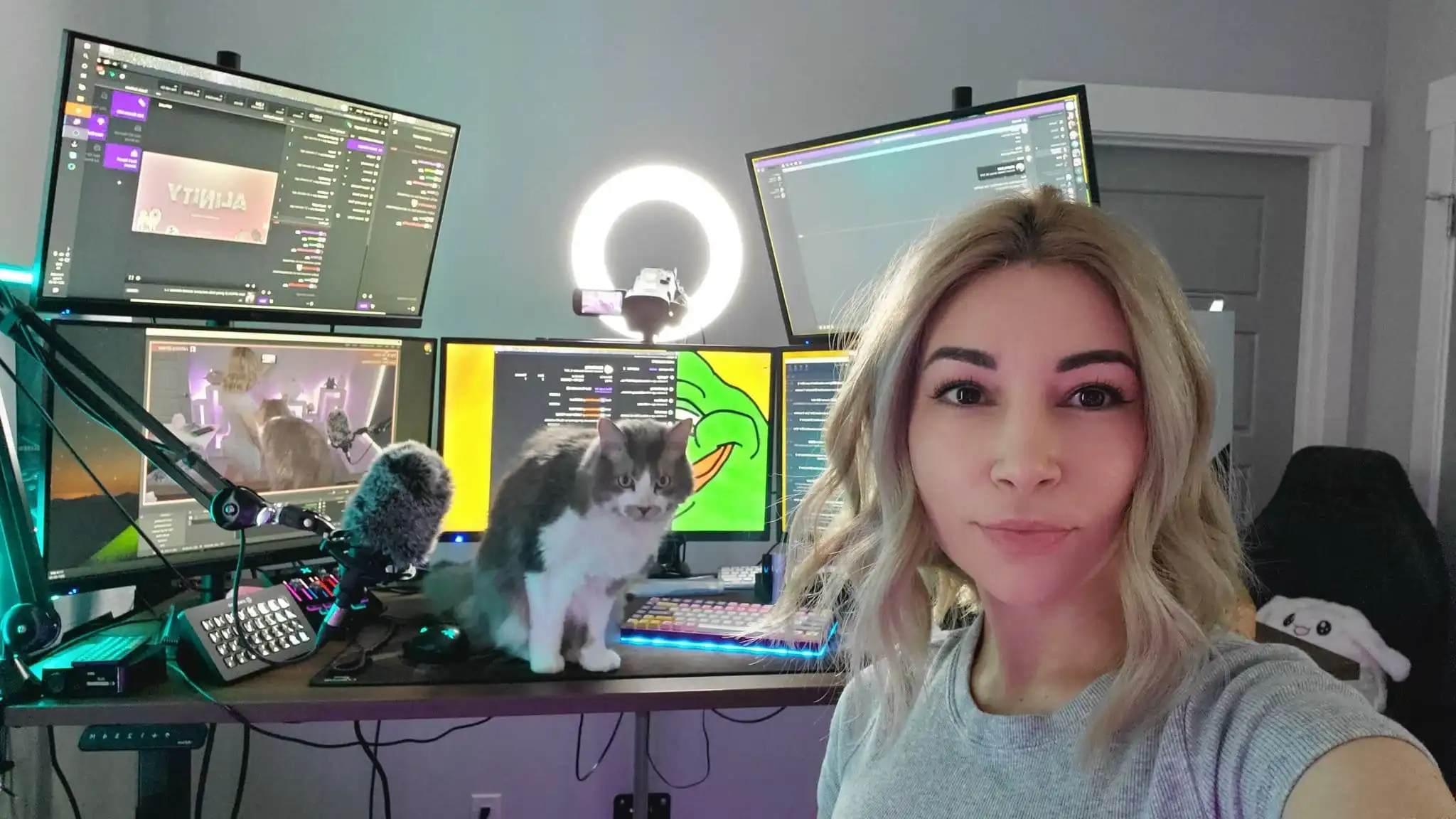 Only fans alinity Alinity Divine