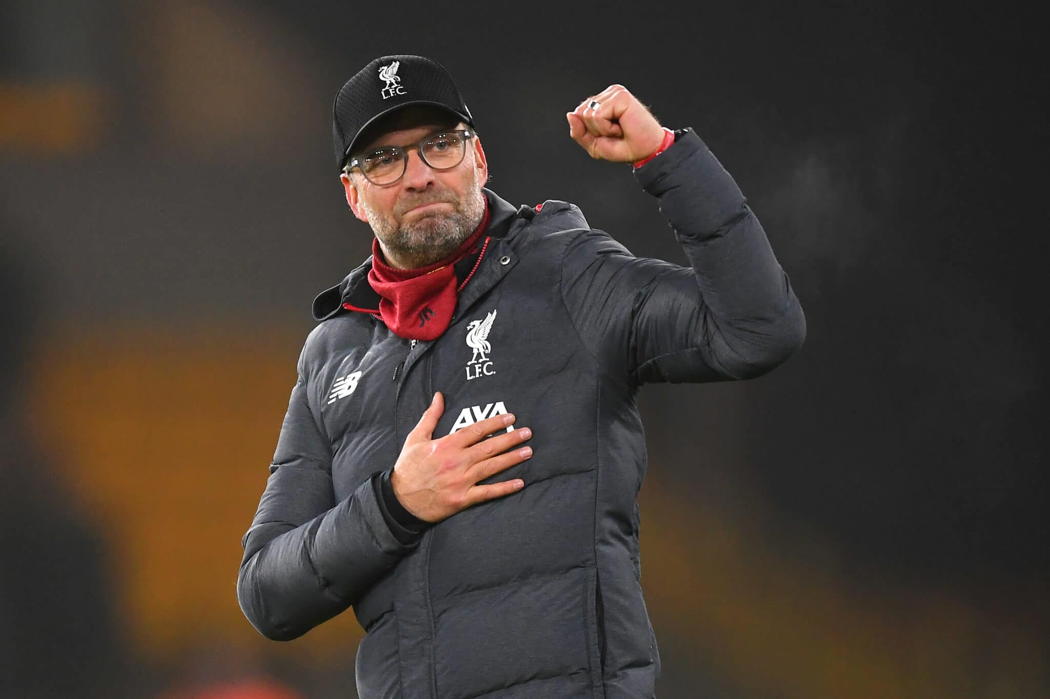 Liverpool manager Jürgen Klopp raises his fist in the air