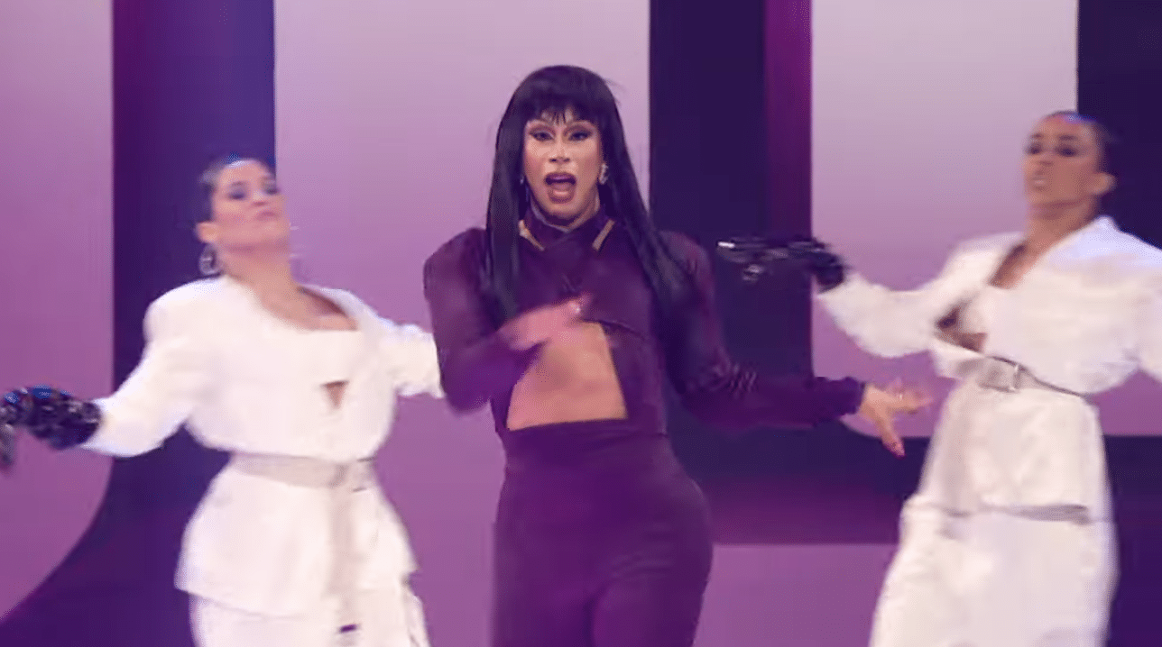 Drag queen hits the stage channeling Jennifer Lopez as Selena (YouTube)