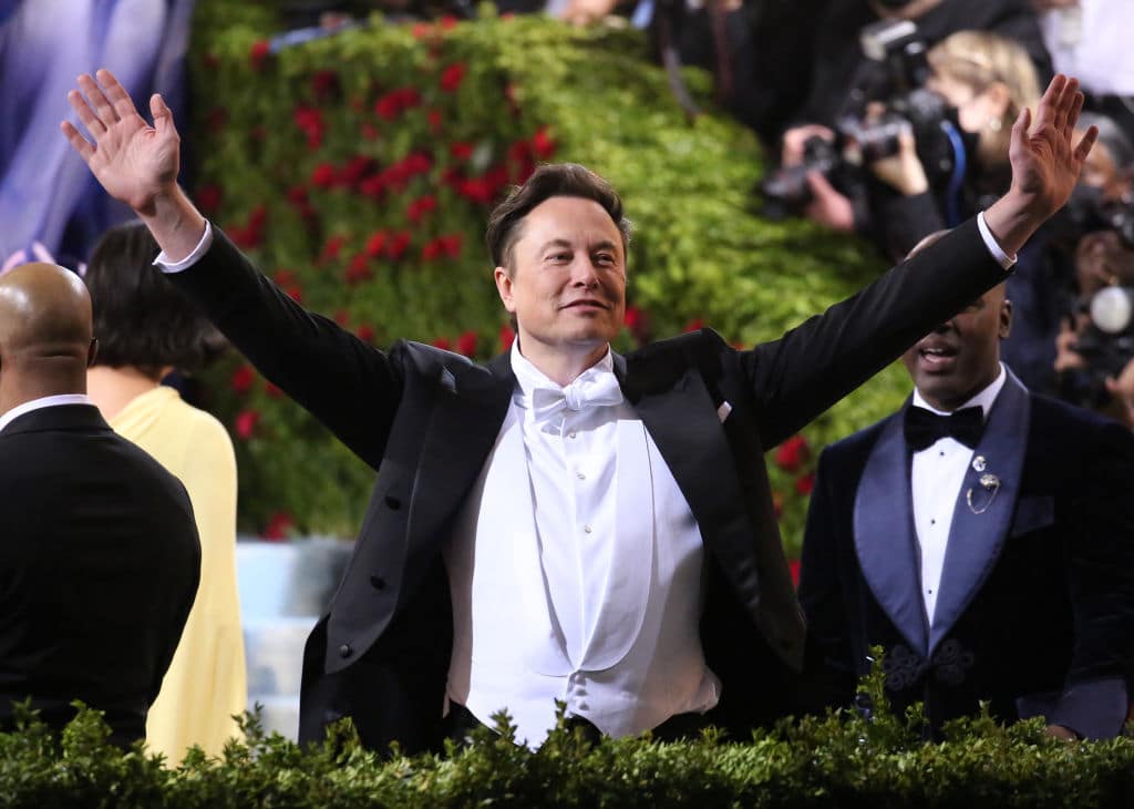 Elon Musk arrives for the 2022 Met Gala.