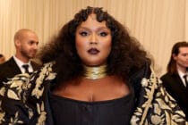 Lizzo's makeup artist has revealed which products he used to create her vampy Met Gala look.