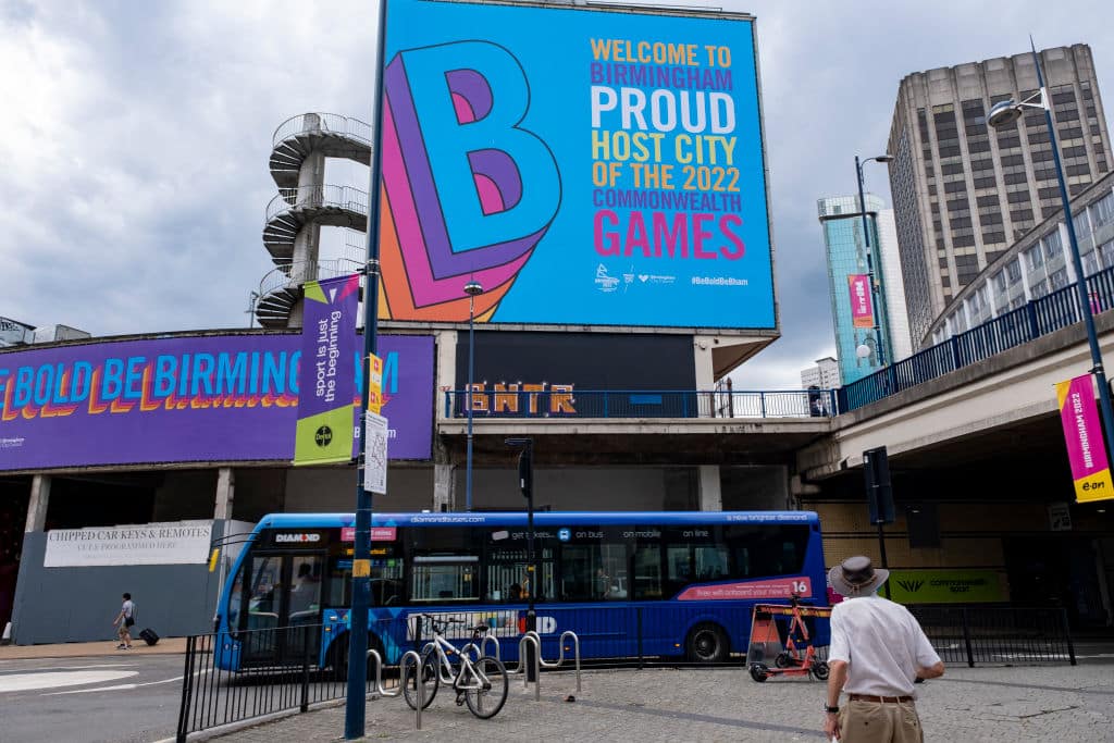 Signalisation faisant la promotion de la fière ville hôte des Jeux du Commonwealth de Birmingham 2022 le 27 juillet 2022.