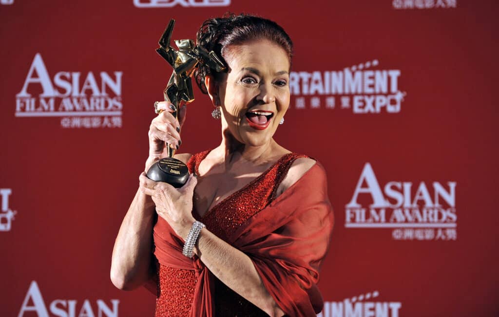 Filipina actress Gina Pareno with the Best Supporting Actress award at the Asian Film Awards 2009
