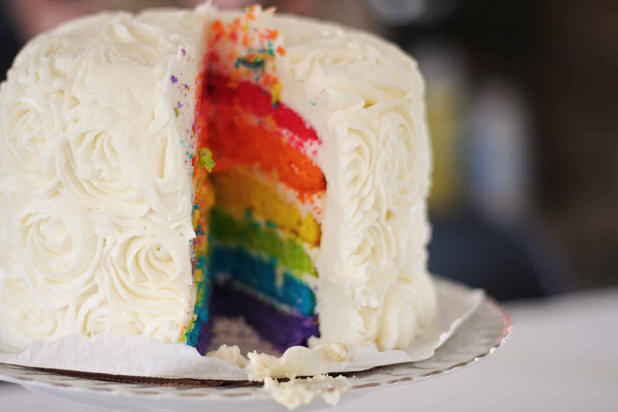 Hero baker comes to the rescue after lesbian couple denied wedding cake by homophobe