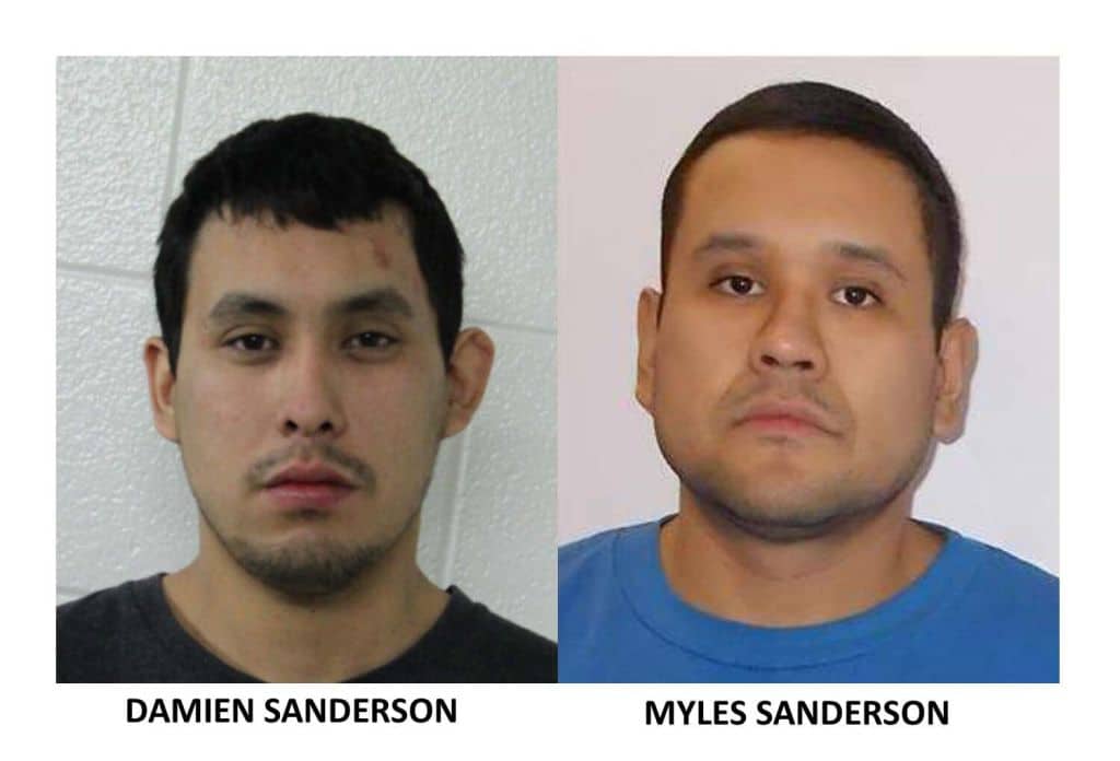 Damien Sanderson (L) et Myles Sanderson (R), deux agresseurs présumés, alors que la police canadienne lançait une chasse à l'homme pour retrouver une série d'attaques au couteau dans deux communautés qui ont fait plusieurs morts et d'autres blessés. 